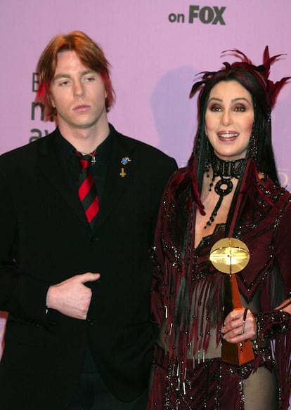 Cher and y Elijah Blue Allman en una gala en 2002.