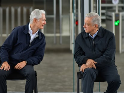 Alfredo del Mazo con López Obrador, en Toluca (Estado de México), en septiembre de 2023.