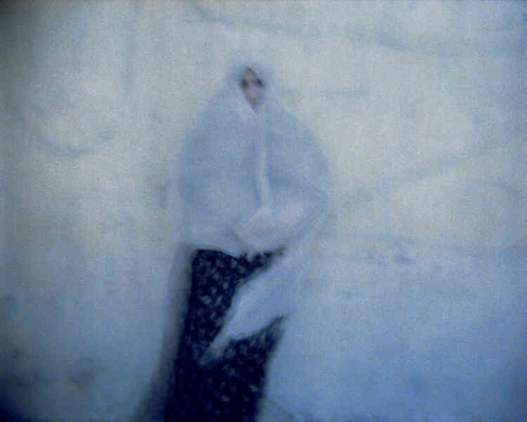 Olivia Bruynoghe, « Une passante », 2010. Tirage sur papier Hahnemühle (45 cm x 57,5 cm, 1 000 euros).