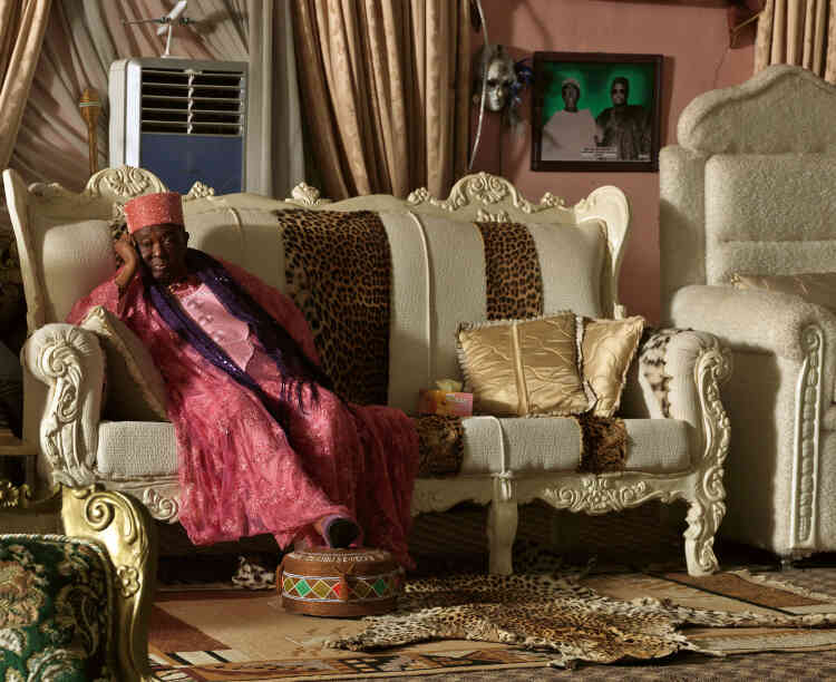 « Sa Majesté impériale Alayeluwa Oba Okunade Sijuwade (Olubuse II), ooni d’Ife », de George Osodi, 2012.
