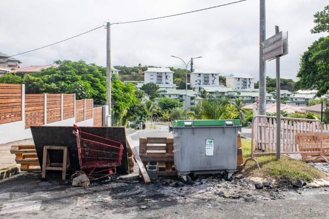 A roadblock is seen in the Motor Pool district of Noumea on May 15, 2024.