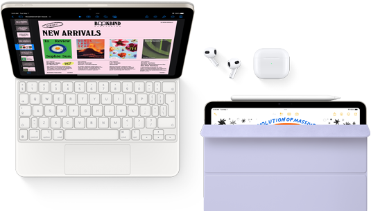 Podłączony do klawiatury Magic Keyboard iPad Air ze słuchawkami Airpods Pro, Apple Pencil Pro oraz etui Smart Folio