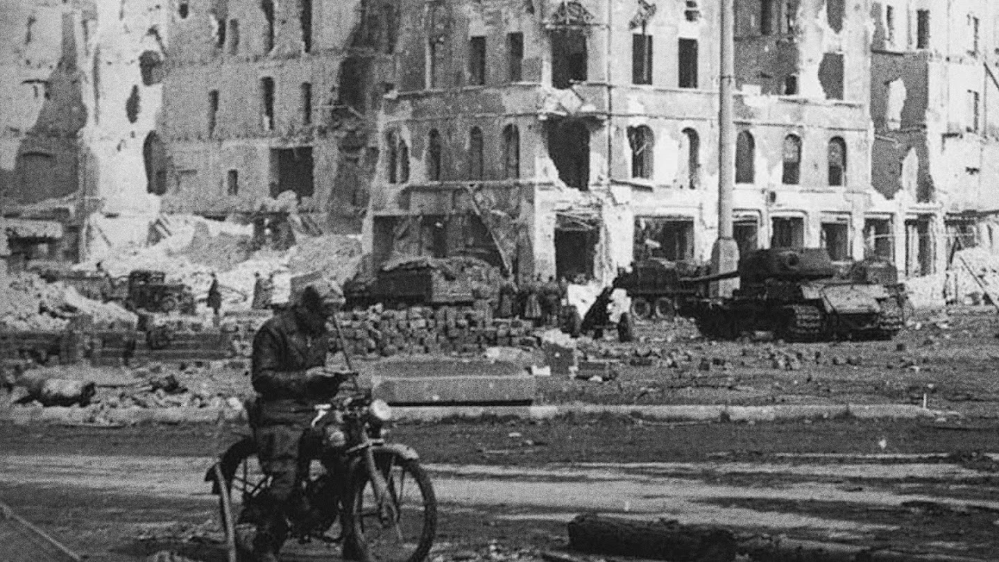 Watch Berlin 1945 live