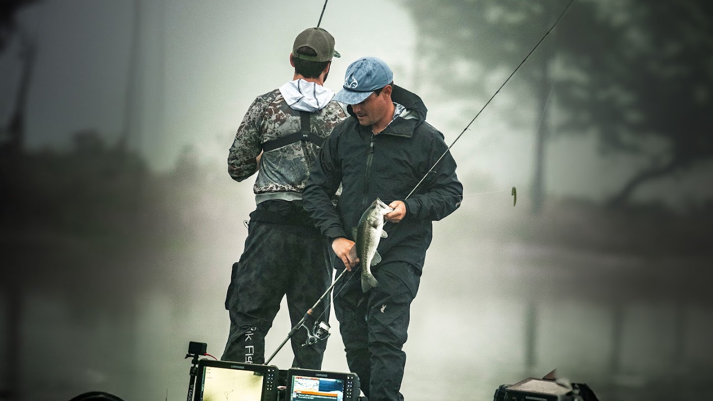 Watch Realtree Fishing's Pond Wars live