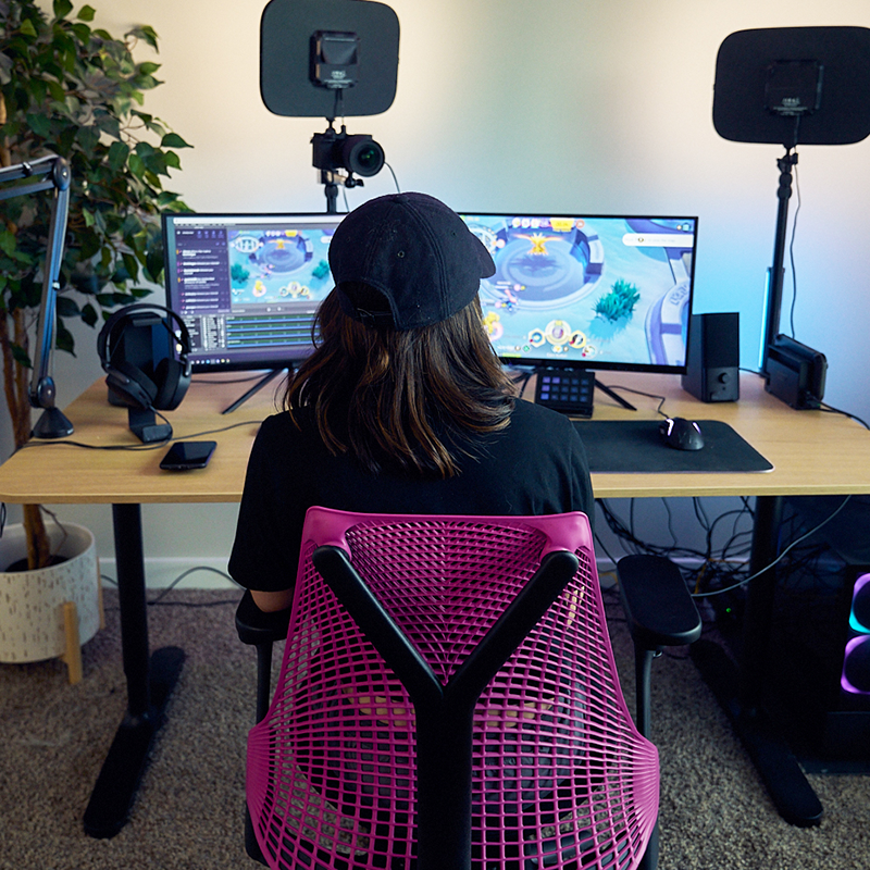 Google Fiber internet helps Atlanta-based streamer Pathra stay connected to her online gaming community.