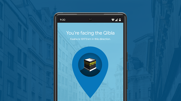 Interfaz de usuario de la app Qibla, con el texto "Estás mirando hacia a la alquibla, la Kaaba está a 13,173 kilómetros en esta dirección"
