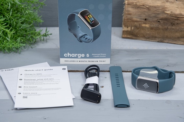 Fitbit-Charge5-Box-Contents-Unboxed