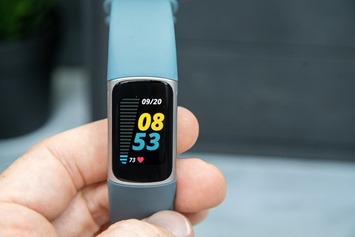 Fitbit-Charge5-HeartRate-Dashboard