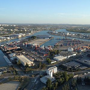 Depuis 2015, le port lyonnais est confronté à une régression du volume de conteneurs.