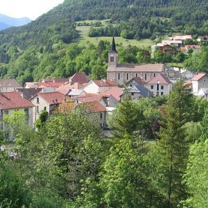 Saint-Julien-en-Beauchêne est le centre d'un territoire très préservé des radiations électromagnétiques.