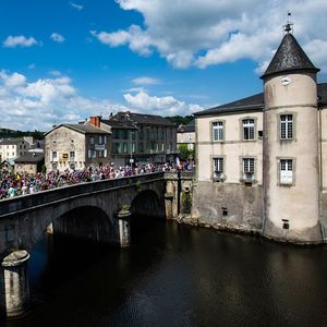 Les villes traversées par le Tour de France bénéficient d'importantes  retombées touristiques