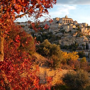 Immobilier : les prix ont atteint des sommets dans le sud de la France. Gordes, Vaucluse, Provence.