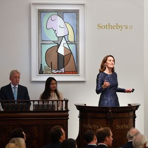 Helena-Newman-fielding-bids-at-Sothebys-Impressionist-Modern-Art-Evening-Sale-June-2018.jpg