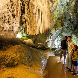 Les grottes du Cerdon sont le troisième site touristique du département de l'Ain avec 60.000 visiteurs chaque année.