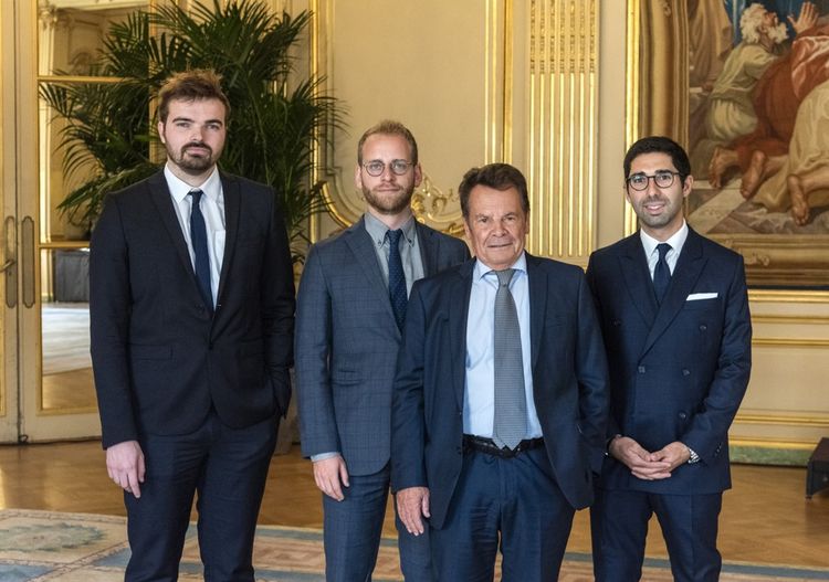 De gauche à droite : Nicolas Cruaud (de la start-up Néolithe), David Henri (Exotrail), Pierre Aussure, président du jury et fondateur du prix Ivy et Alexandre Guenoun (Kiro).