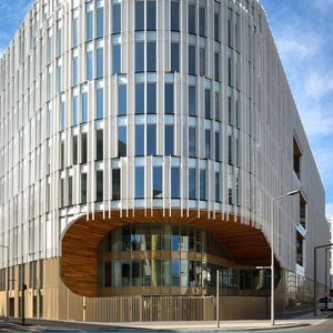 A Nanterre, « Origine », qui vient d'être nommé par le G20 parmi les 100 bâtiments les plus durables au monde, a pour locataire Technip Energies, qui a signé un « bail engagé climat ».