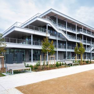 Le nouveau campus de l'emlyon, au coeur du quartier de Gerland, s'étend sur 30.000 mètres carrés.