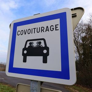 En novembre, les trajets covoiturés en Essonne se sont réalisés avec une moyenne de 2,2 personnes par voiture, qui ont parcouru en moyenne 21 kilomètres.