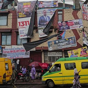 Kinshasa, vibrante mégapole de 17 millions d'habitants, ce qui en fait la plus grande ville francophone du monde, a été recouverte d'innombrables affiches de candidats.