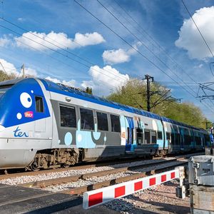 Un TER sur la ligne Paris-Rouen-Le Havre. Aux onze conventions qui lient traditionnellement les régions avec la SNCF, vont succéder à terme des contrats, pour une quarantaine de lots sur tout le territoire.