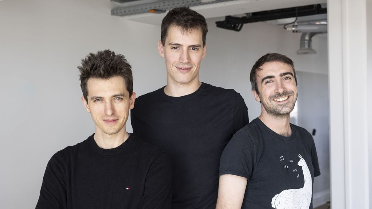 Les trois cofondateurs de Mistral AI : Guillaume Lample, Arthur Mensch et Timothée Lacroix.