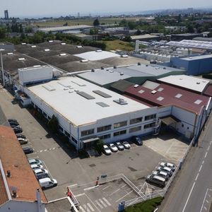 L'usine Cotelle, à Rillieux-la-Pape, près de Lyon, produit la gamme d'eau de javel Lacroix pour le groupe Colgate-Palmolive.