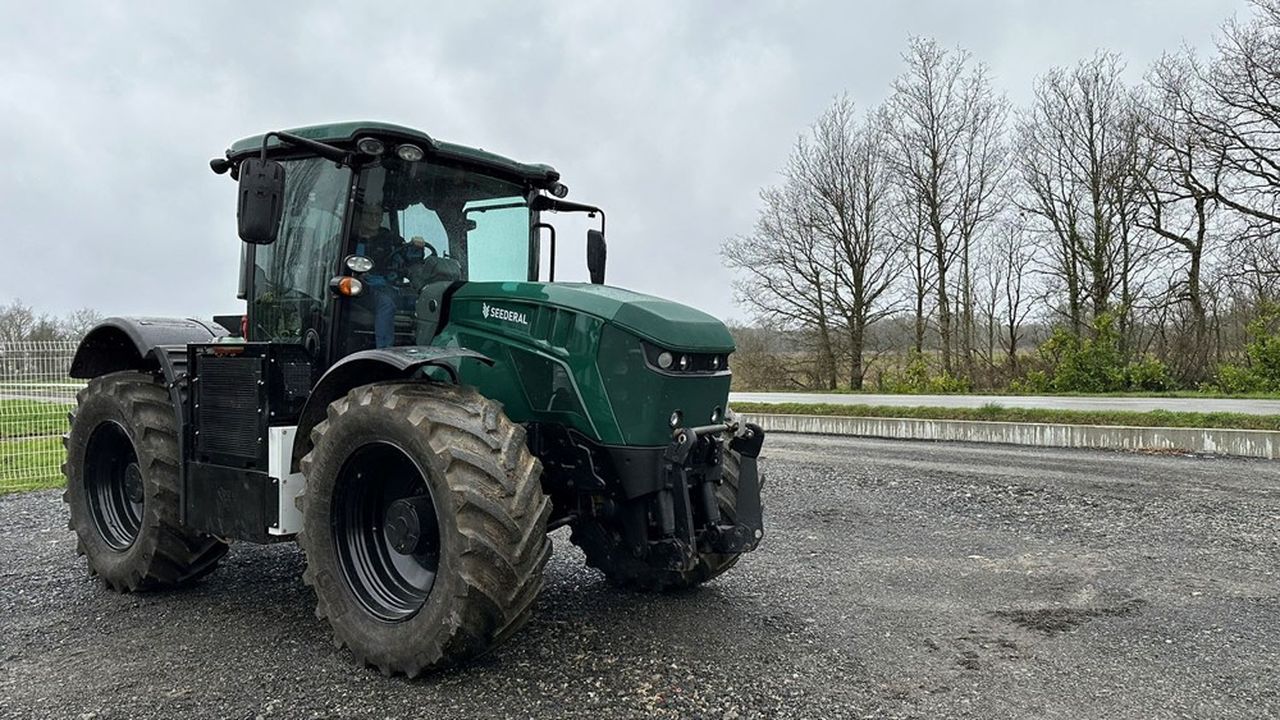 Le tracteur 100 % électrique de Seederal est capable d'aligner l'équivalent de 160 chevaux, une puissance courante dans les exploitations de polyculture comme d'élevage.