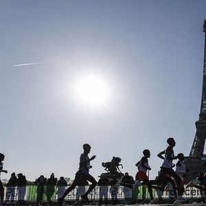 Près de 54.000 coureurs sont attendus pour l'édition 2024 du Marathon de Paris.