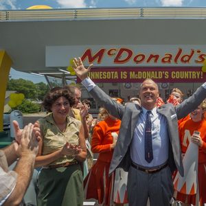 Extrait du film « Le Fondateur »﻿ (2016) avec l'acteur Michael Keaton retraçant l'histoire du fondateur de la chaîne McDonald's aux Etats-Unis.