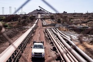 Anglo American est notamment actif dans la production de minerai de fer en Afrique du Sud, une activité dont BHP souhaite se séparer si son projet de rachat se concrétise.
