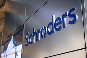 Présent depuis 2001 en France, Schroders a amorcé un virage important en 2015, passant d'une activité de distribution à une offre plus complète avec des équipes de gestion locales, axées sur les actifs privés.