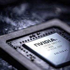 Nvidia conçoit des processeurs graphiques (GPU) indispensables pour former et faire tourner les modèles d'IA générative.