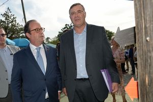 François Hollande avec Patrick Pouyanné, el PDG de TotalEnergies.
