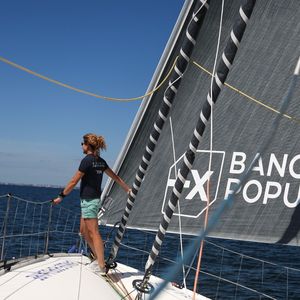 La skippeuse française Clarisse Crémer sur l'Imoca Banque Populaire X lors d une navigation d entraînement a Lorient le 29 juillet 2020, pour préparer le Vendee Globe 2020.