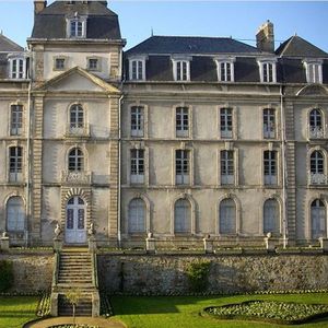 Le château de l'Hermine a été construit fin XVIIIe sur les ruines de la forteresse des Ducs de Bretagne.