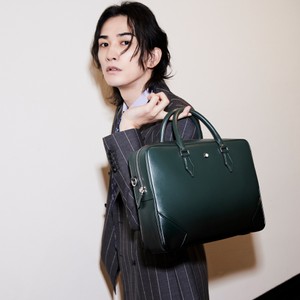 俳優・町田啓太と考える、装う美学。「卯月」に新調したい、男のバッグとは？【第二期】