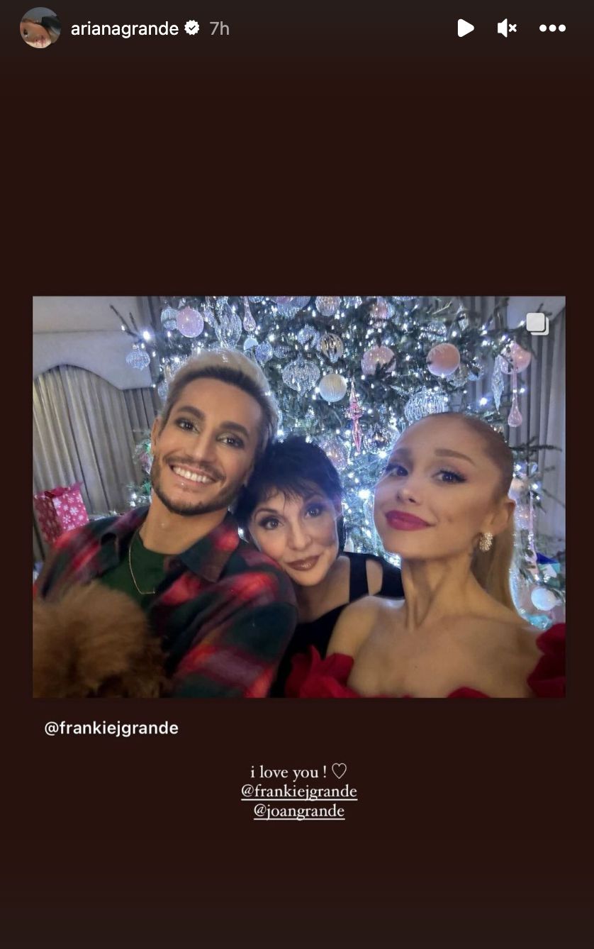 Ariana Grande and family xmas 2023
