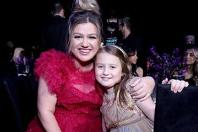 Kelly Clarkson and River Rose Blackstock attend the 2022 People's Choice Awards