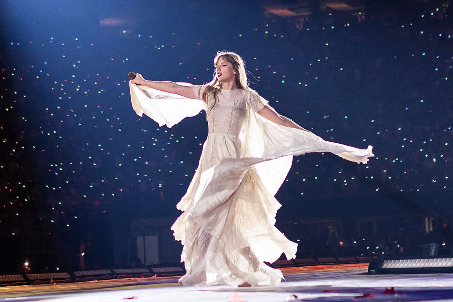 Taylor Swift Jokes About Eras Tour Stage Malfunction: âStill Swift AF Boiâ