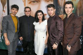 Jonas Brothers and parents