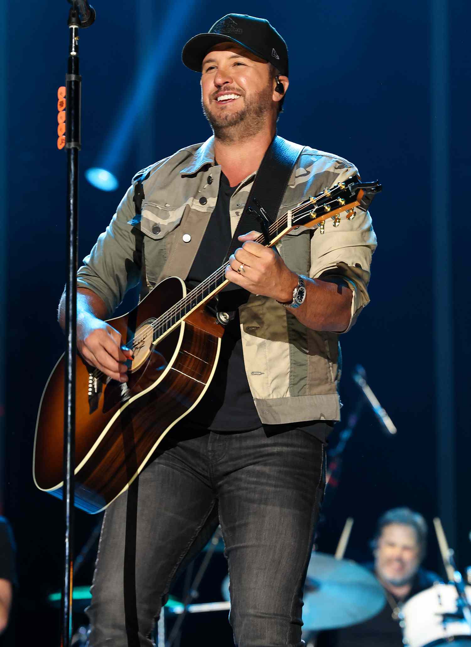  Luke Bryan performs on stage during day four of CMA Fest 2023