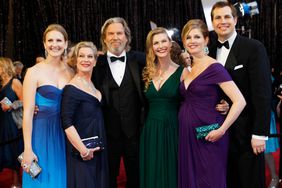 Jeff Bridges attends the 83rd annual Academy Awards with Susan Geston, Isabelle Bridges, Jessica Bridges, Haley Bridges and a guest..