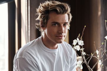 House Beautiful's Jeremiah Brent digital cover story