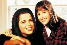 Lacey Chabert And Neve Campbell In Party Of Five