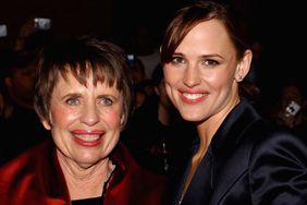 Actress Jennifer Garner (L) and her mother attend the premiere of Twentieth Century Fox and Regency Enterprises' "Elektra" at the Palms Casino on January 8, 2004 in Las Vegas, Nevada. 
