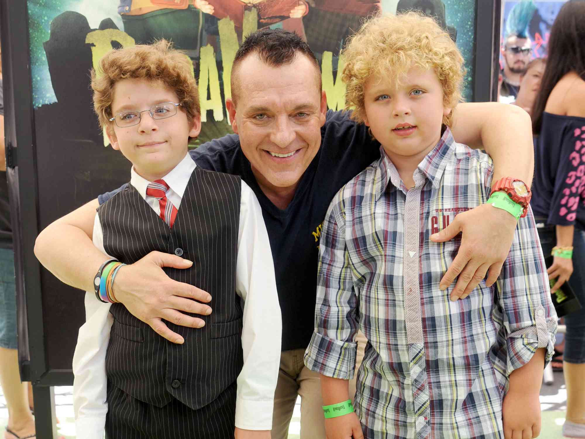 Tom Sizemore and kids arrive at the Los Angeles premiere of "ParaNorman" at AMC CityWalk Stadium 19 at Universal Studios Hollywood on August 5, 2012 in Universal City, California