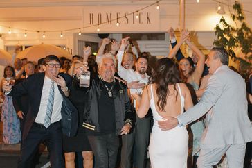 Guy Fieri crashes couple's wedding in New Jersey