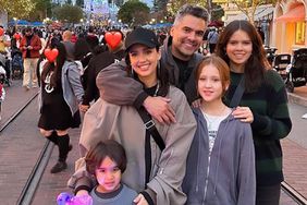 Jessica Alba Family Disneyland
