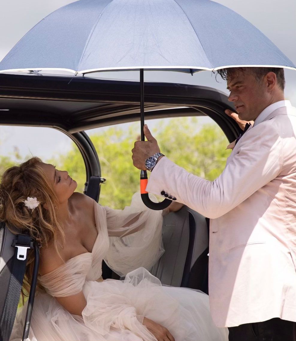 Jennifer Lopez and Josh Duhamel Shotgun Wedding