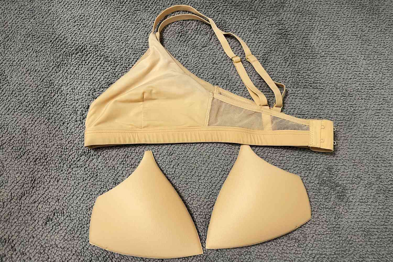 Pepper Limitless Wirefree Scoop Bra displayed on a blanket with the pads removed